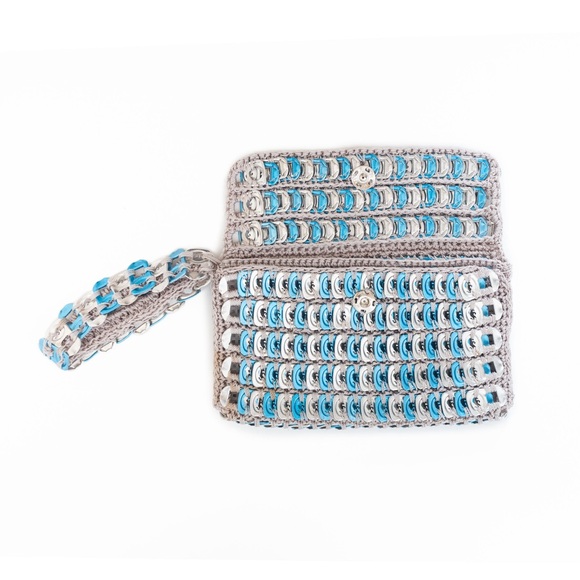 Vintage Handmade Blue and Silver Soda Tab Crochet Wristlet Pouch - Picture 7 of 10